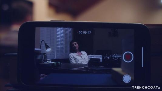 Молодая телочка трахается в попку с коллегой на работе