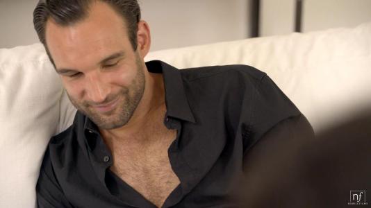 Превью Красотка с маленькими сиськами наслаждается членом парня в разных позах № 11008