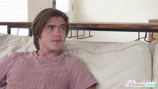 Сводная сестра испытала яркое удовольствие на члене брата