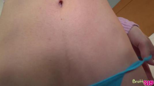 Превью Миниатюрная милаха прется от грубого обхождения и огромного ствола № 17289