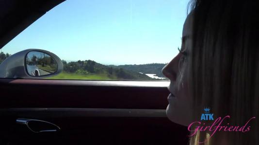 Трахает блондинку в попу на первом свидании