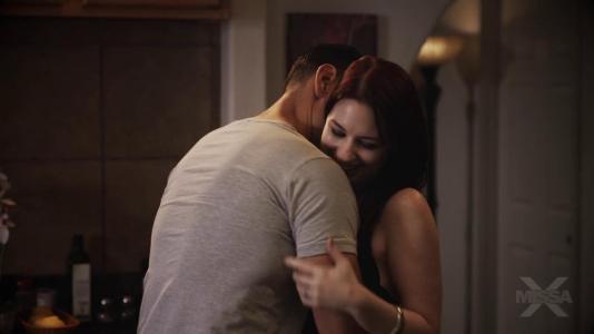 Встретился с женой друга и уговорил на измену