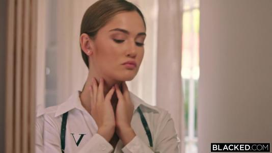 Рядом с большим чёрным членом жизнь сложилась