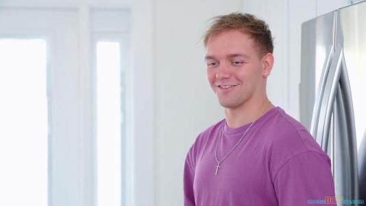 Грудастая милфа точно знает что нужно молодому парню