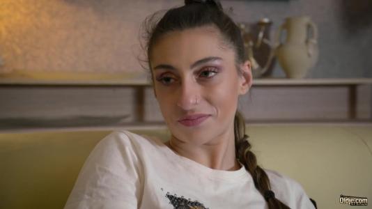 Дедуля ещё удивит своим стояком