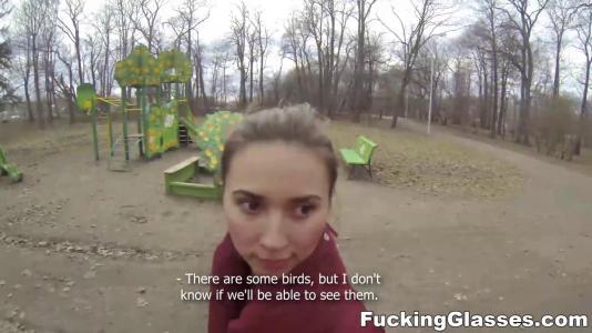 Девка дала трахнуть себя в попку на открытом балконе дома