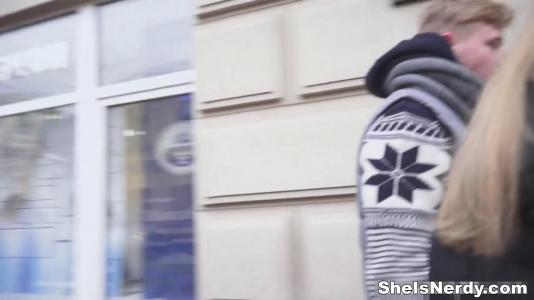 Девушка решилась на секс с парнем в первый же день знакомства