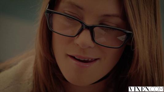 Зрелая дамочка в полном восторге от огромного черного члена