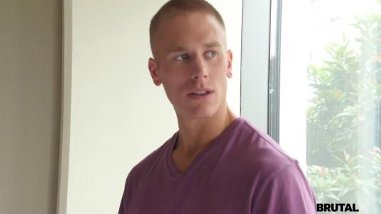 Брюнетка с сексуальной задницей насладилась жестким сексом