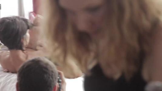 Превью Брюнетка с шикарной грудью громко стонет от жаркого проникновения № 4031